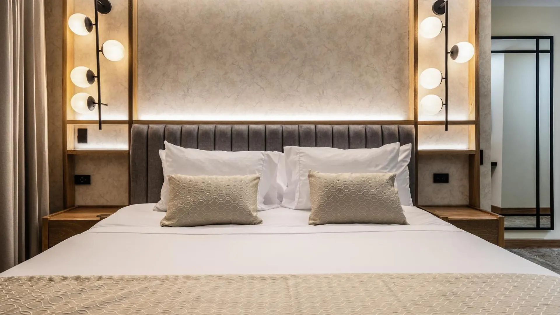 Lin Boutique Hotel By Housy Host Medellin Colombia