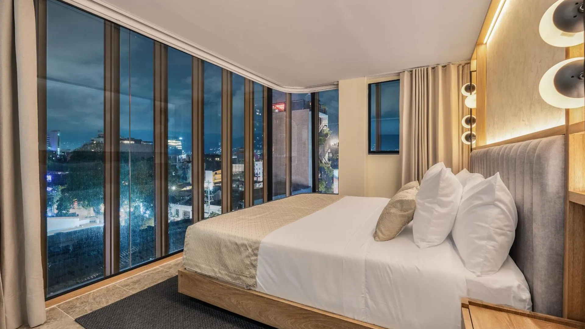 Lin Boutique Hotel By Housy Host Medellin