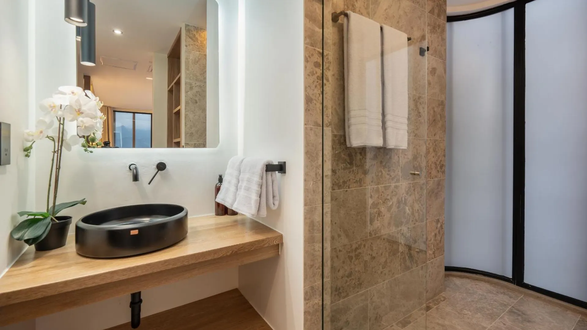 Lin Boutique Hotel By Housy Host Medellin 4*,  Colombia