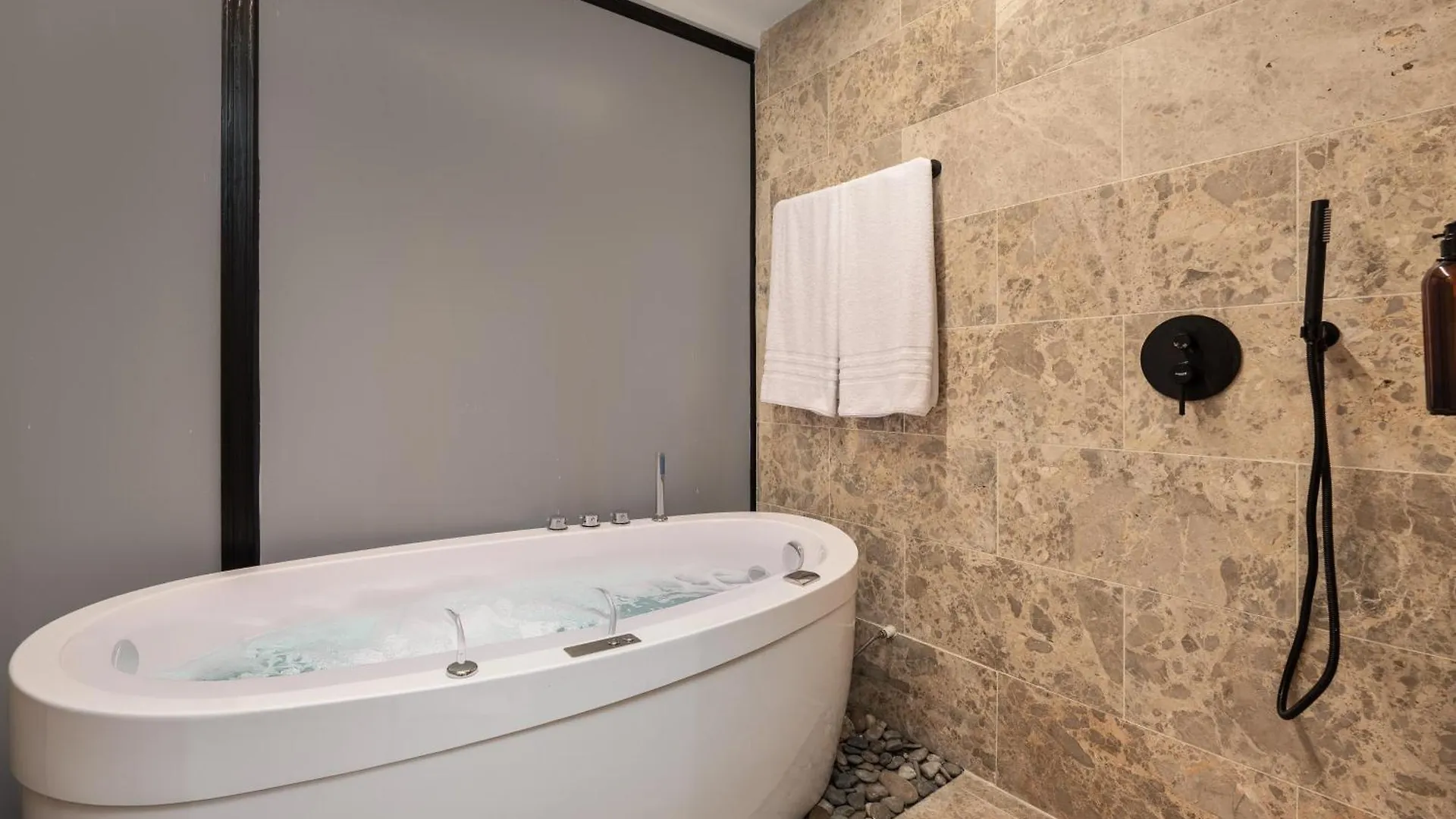 Lin Boutique Hotel By Housy Host Medellin 4*,  Colombia