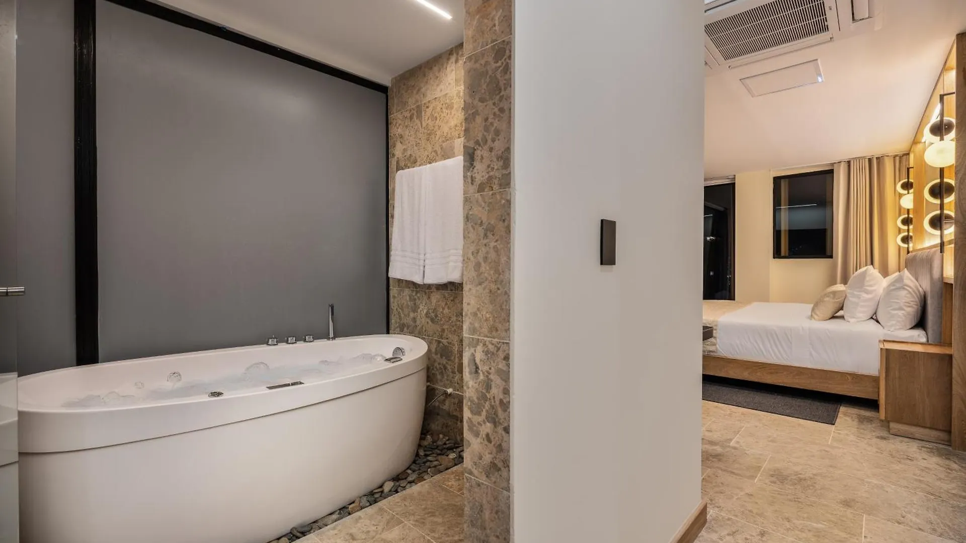 Lin Boutique Hotel By Housy Host Medellín 4*,