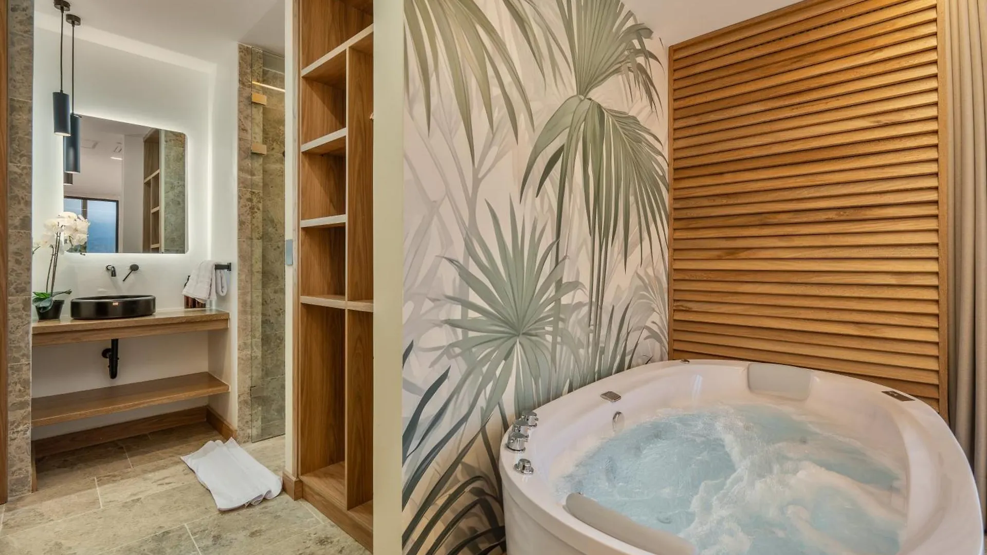 Lin Boutique Hotel By Housy Host Medellín