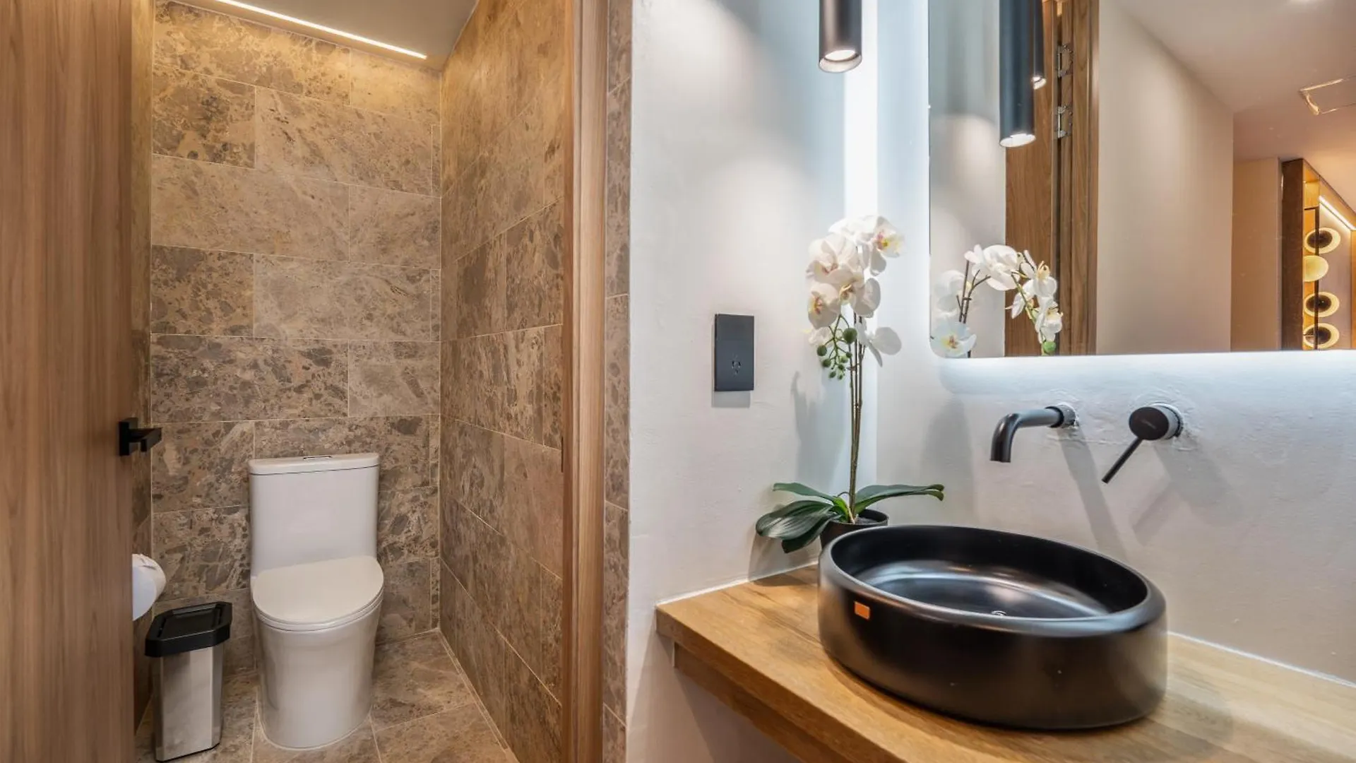 Lin Boutique Hotel By Housy Host Medellín