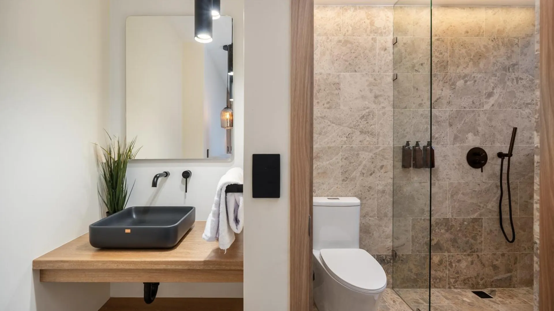 Lin Boutique Hotel By Housy Host Medellín